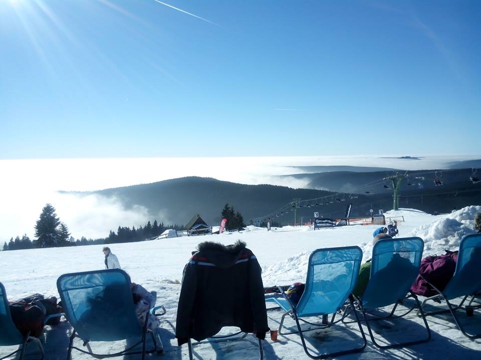 Krušné hory lákají lyžaře a snowboardisty